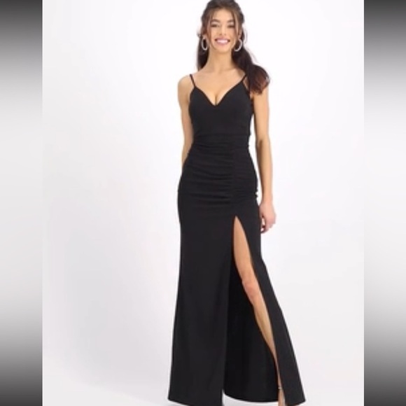 Emerald Sundae Juniors' Ruched Side-Slit Slim Gown new, women’s dress - Picture 15 of 16